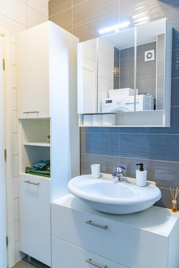 Апартаменты Flexible Selfcheckins 23 - Zagreb - Garage - Electric Vehicle Ccharger - Loggia - New - Luxury Экстерьер фото